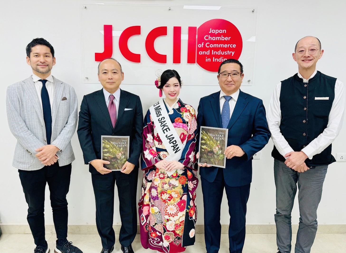 インド デリーにてインド日本商工会へ2023 Miss SAKE 山田琴子が表敬